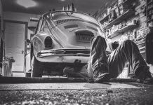 Teen Boy Saves Neighbor Trapped under Car, Says God Helped Him Rescue Him